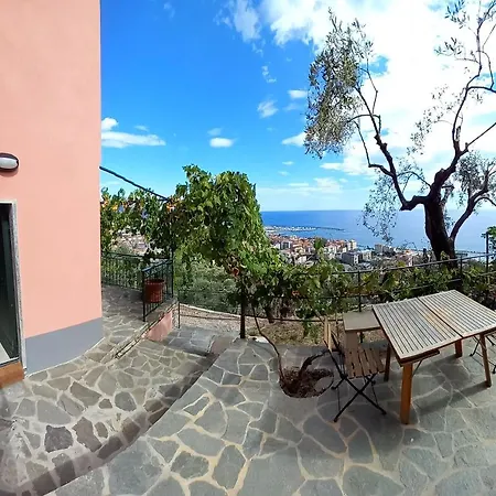 Terrazze Sul Mare Apartment *